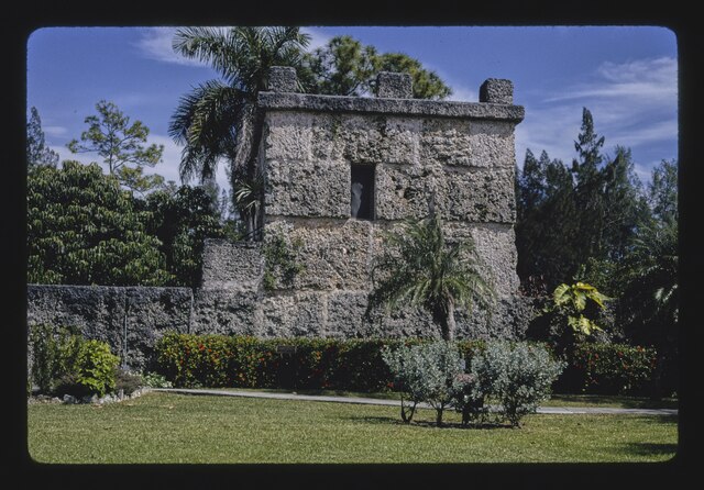 Coral Castle tower