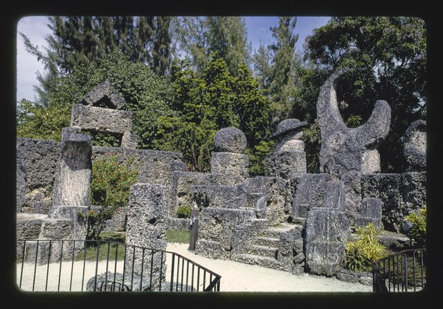 Coral Castle interior wall detail
